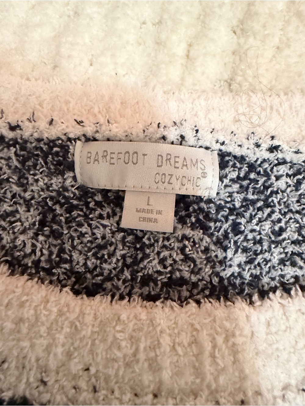 Barefoot dreams cozy chic seaside crewneck
Pullover size large - Picture 3 of 4